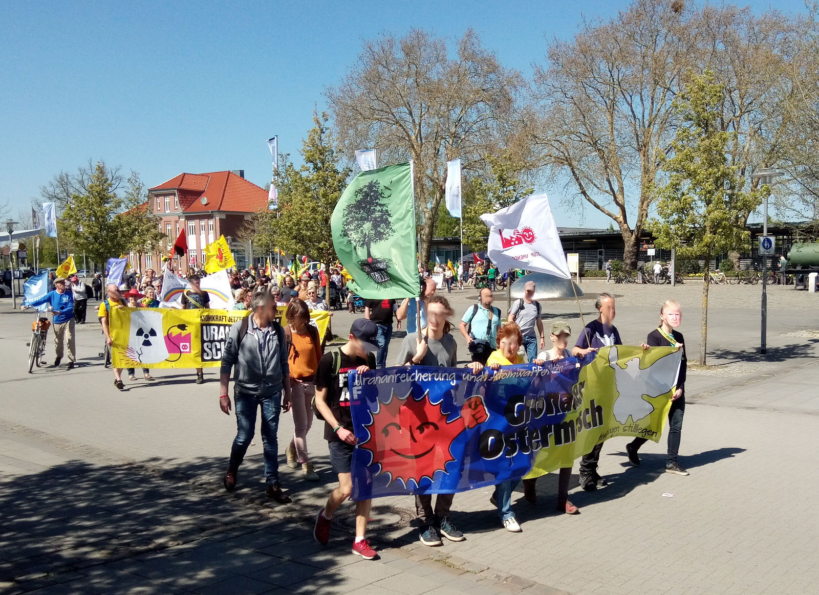 You are currently viewing 300 fordern beim Gronauer Ostermarsch „Atomwaffen ächten, Urananreicherung stoppen!“
